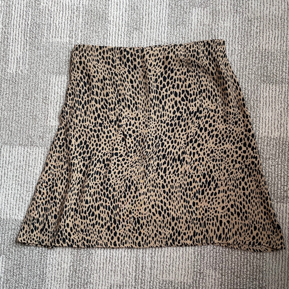 Brandy Melville Cheetah, Satin mini skirt